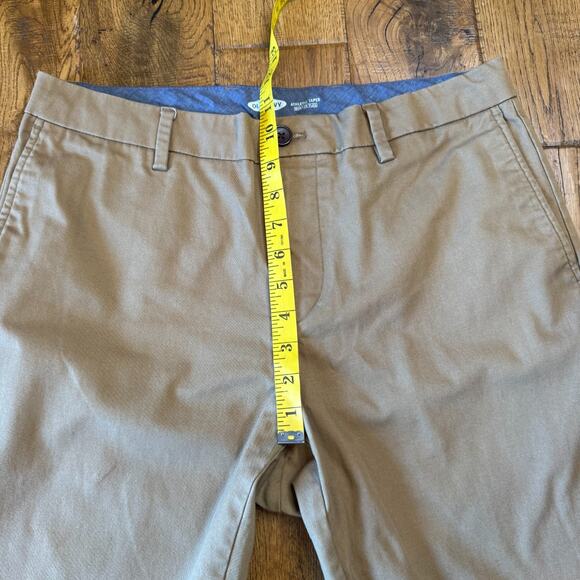 Old Navy Athletic Taper Built in Flex Men's Tan Khaki Chino Pants Size 33x30 - Picture 4 of 6
